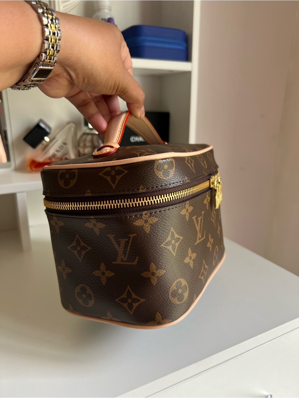 Lv vanity bag - Picture 5 of 15